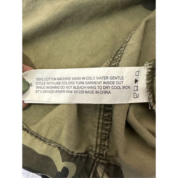 Ashley by 26 International women’s camo utility jacket size Small. #14-1139 - Picture 10 of 10